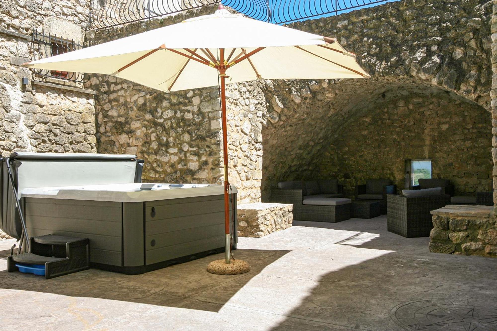 La Closerie D'Escalin Gite 12 Personnes Et Jacuzzi La Garde-Adhémar Eksteriør billede